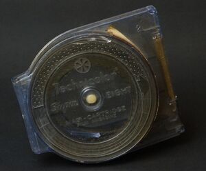 Filmkassette mit Firmen- und Typenbezeichnung, (c)agaritz